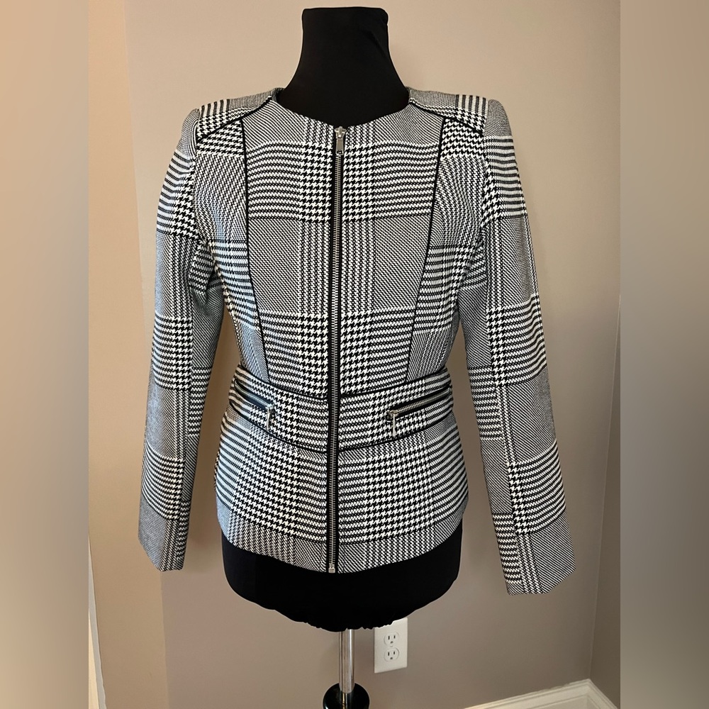 Eden Court Blazer. Black&White. Sz Small.